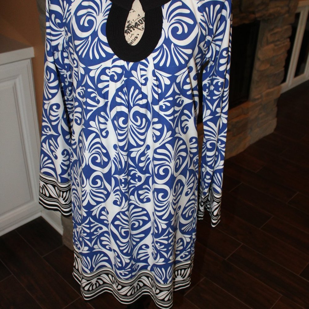 Keyhole Neck Pleated Dress